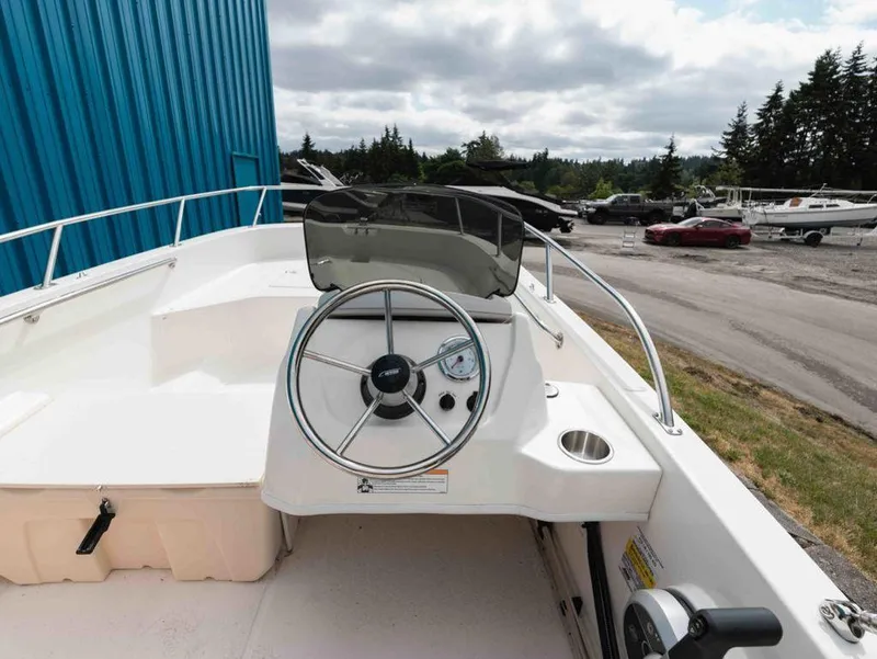 Slide: The Image of Boston Whaler 160 Super Sport 2025 - 6