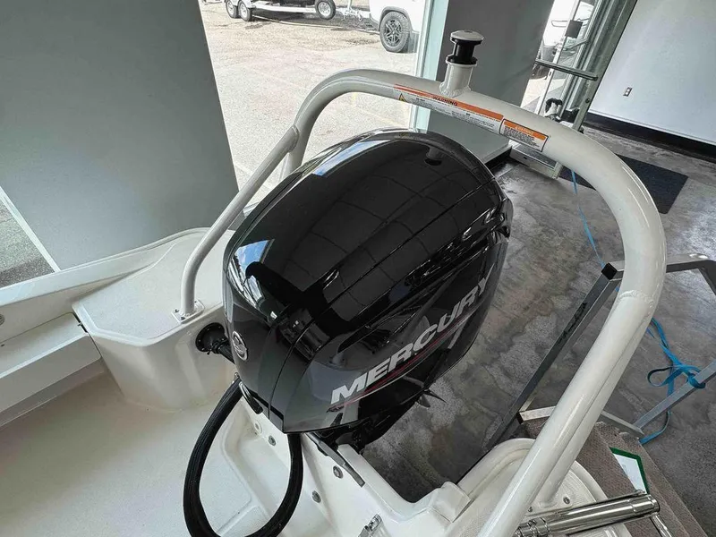 Slide: The Image of Boston Whaler 160 Super Sport 2025 - 14