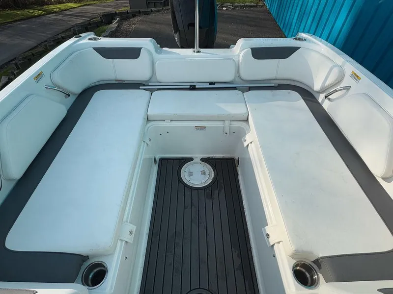 Slide: The Image of Bayliner Element E21 2023 - 12