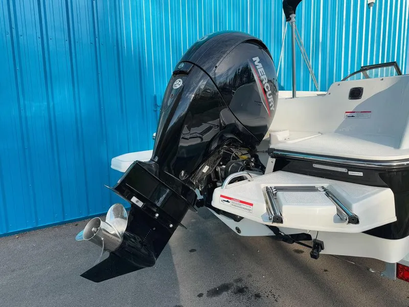 Slide: The Image of Bayliner Element E21 2023 - 14