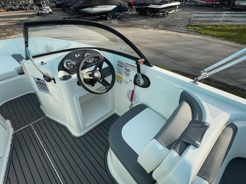 Slide: The Image of Bayliner Element E21 2023 - 6