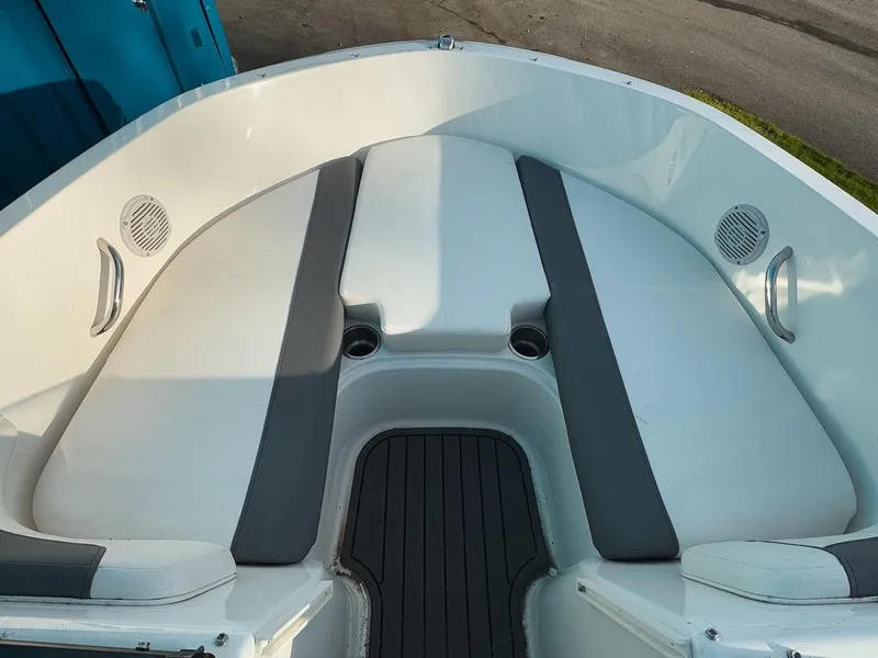 Slide: The Image of Bayliner Element E21 2023 - 8