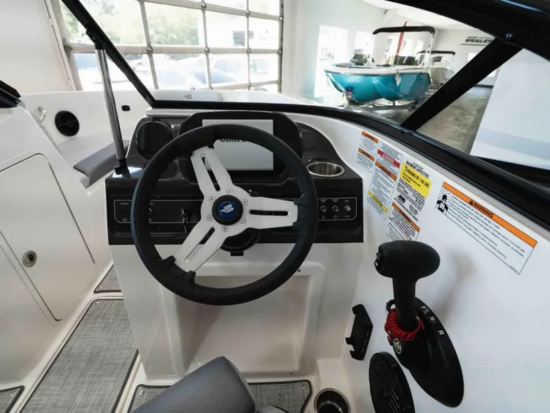 Slide: The Image of Bayliner VR4 Bowrider OB 2024 - 10