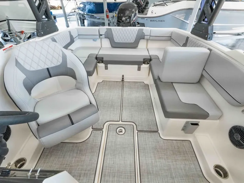 Slide: The Image of Bayliner VR4 Bowrider OB 2024 - 15