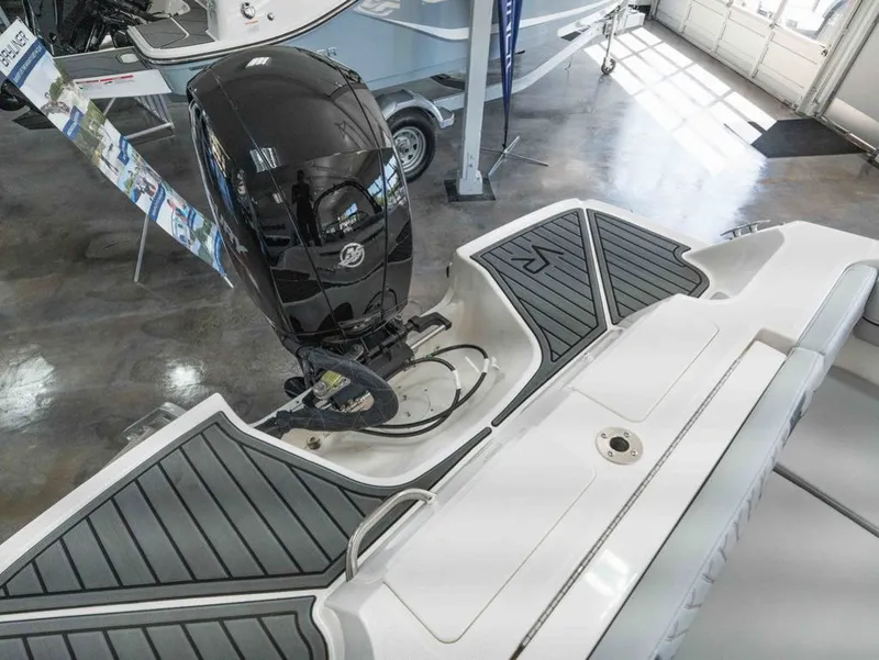 Slide: The Image of Bayliner VR4 Bowrider OB 2024 - 17