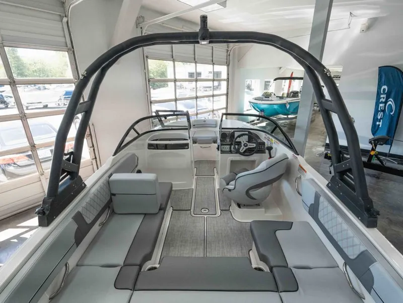 Slide: The Image of Bayliner VR4 Bowrider OB 2024 - 5