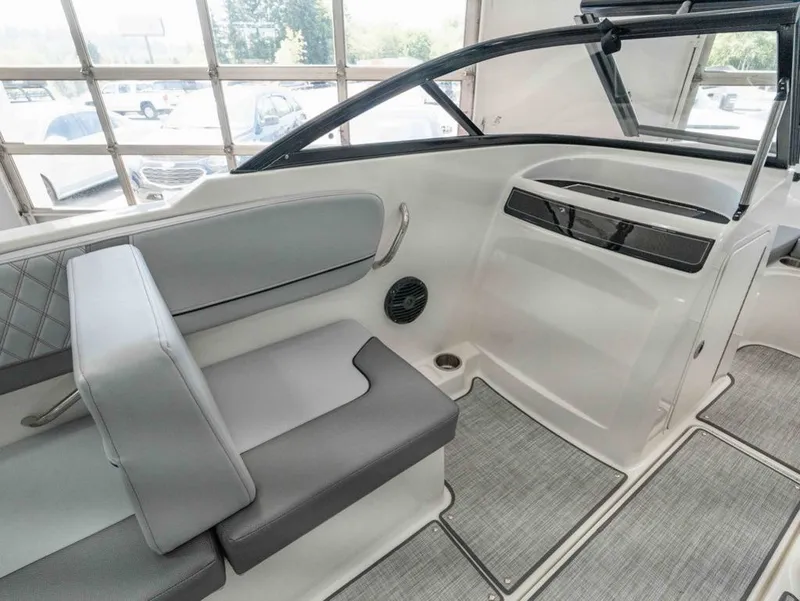 Slide: The Image of Bayliner VR4 Bowrider OB 2024 - 7