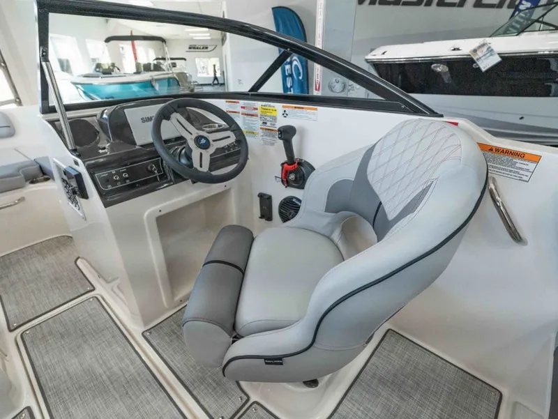 Slide: The Image of Bayliner VR4 Bowrider OB 2024 - 9