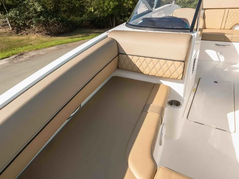 Slide: The Image of Bayliner DX 2000 2024 - 12