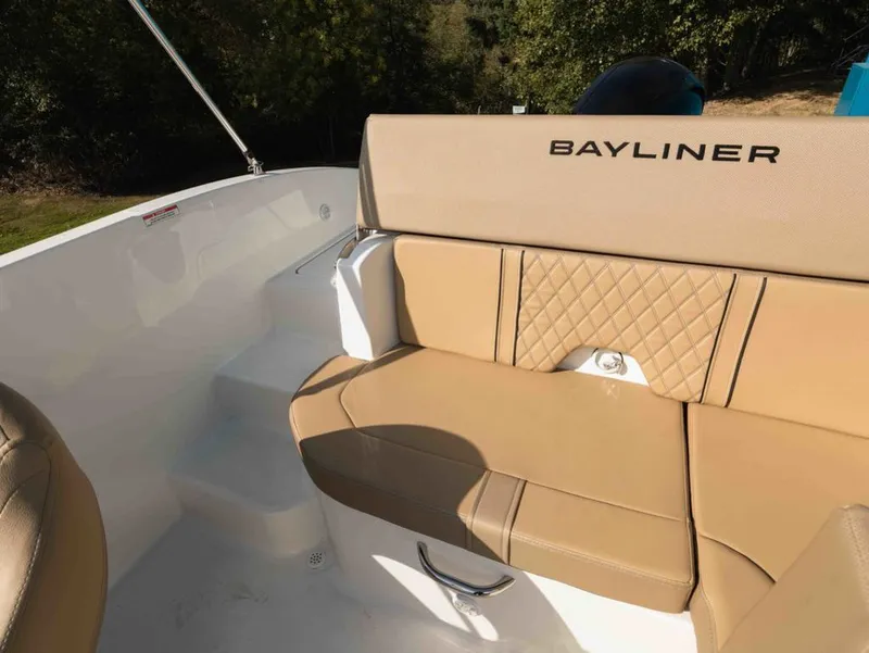 Slide: The Image of Bayliner DX 2000 2024 - 14