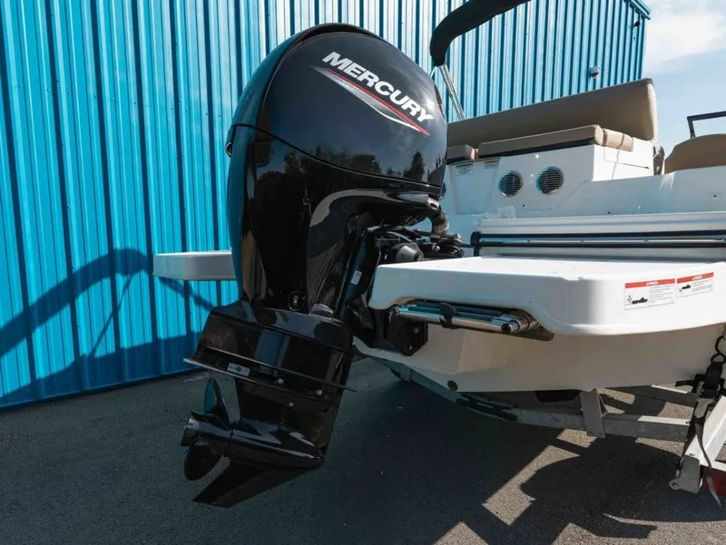 Slide: The Image of Bayliner DX 2000 2024 - 16