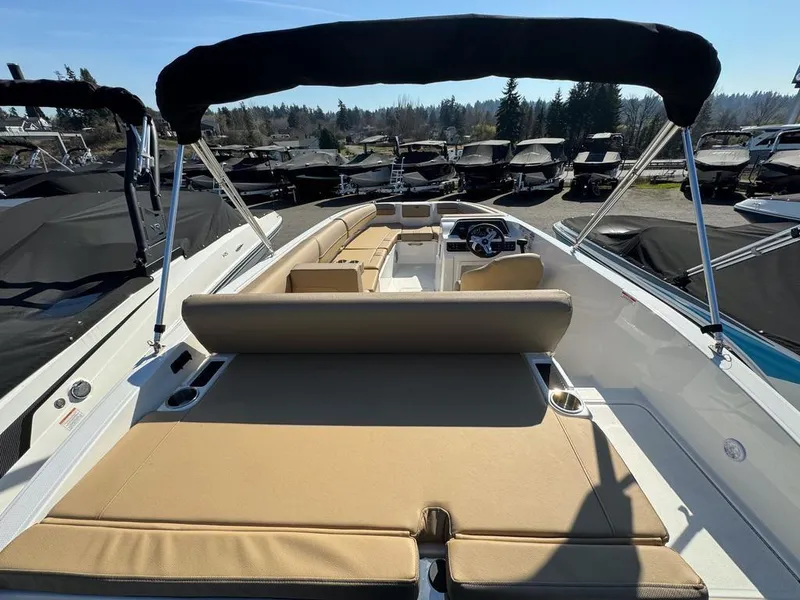 Slide: The Image of Bayliner DX 2000 2024 - 9