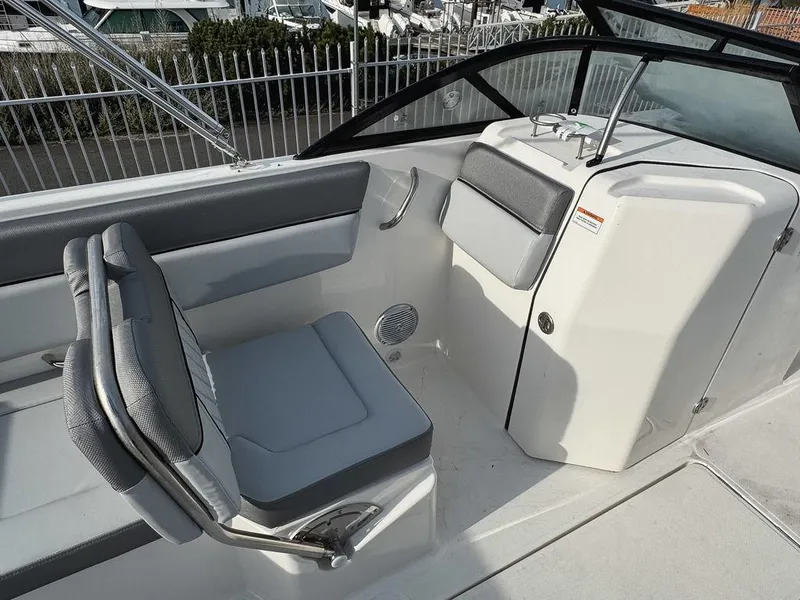 Slide: The Image of Bayliner DX 2200 2024 - 10