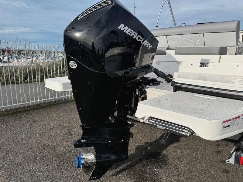 Slide: The Image of Bayliner DX 2200 2024 - 18