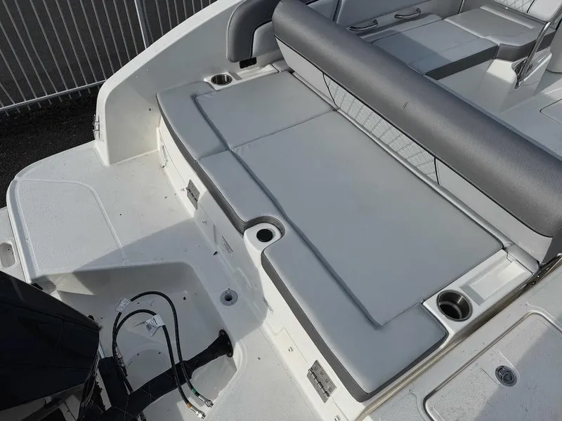 Slide: The Image of Bayliner DX 2200 2024 - 5