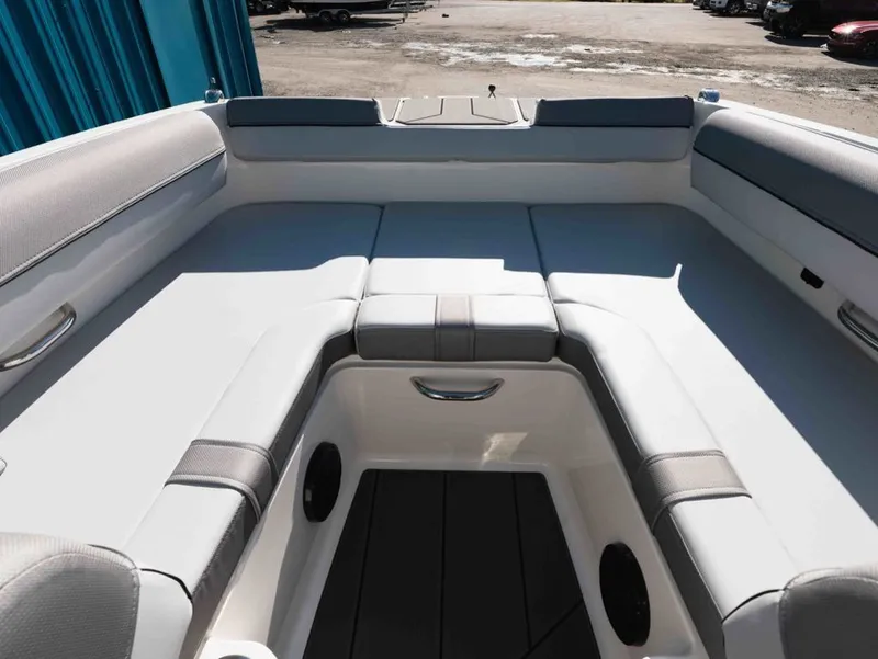 Slide: The Image of Bayliner D20 2025 - 11