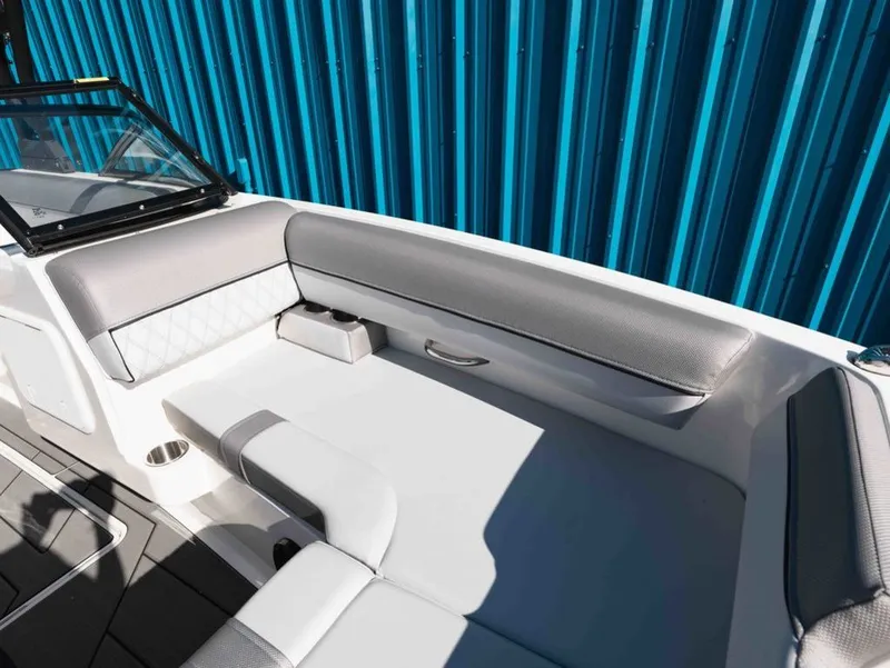 Slide: The Image of Bayliner D20 2025 - 13