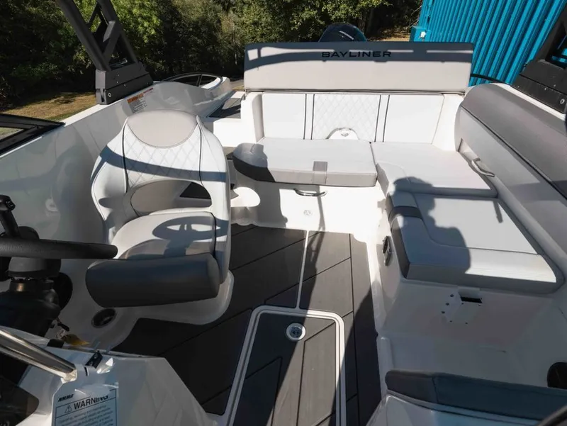Slide: The Image of Bayliner D20 2025 - 14