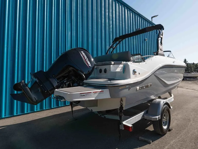 Slide: The Image of Bayliner D20 2025 - 3