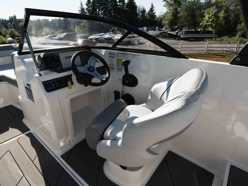 Slide: The Image of Bayliner D20 2025 - 8