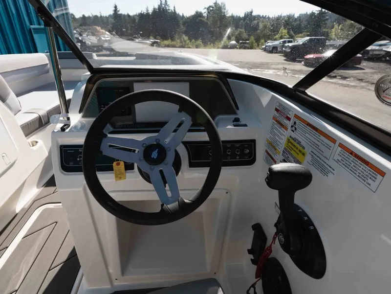 Slide: The Image of Bayliner D20 2025 - 9