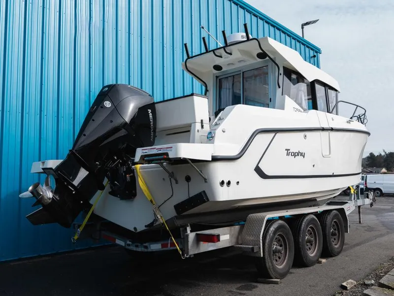 Slide: The Image of Bayliner Trophy T25 Pilothouse 2025 - 3