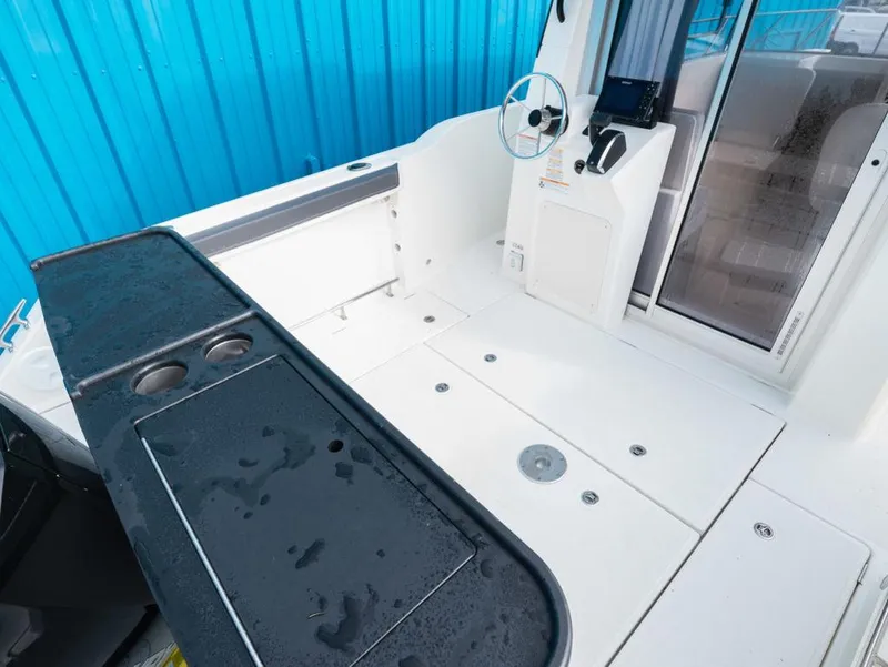 Slide: The Image of Bayliner Trophy T25 Pilothouse 2025 - 4