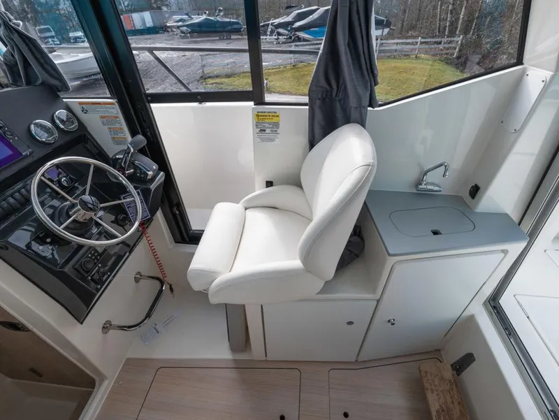 Slide: The Image of Bayliner Trophy T25 Pilothouse 2025 - 9