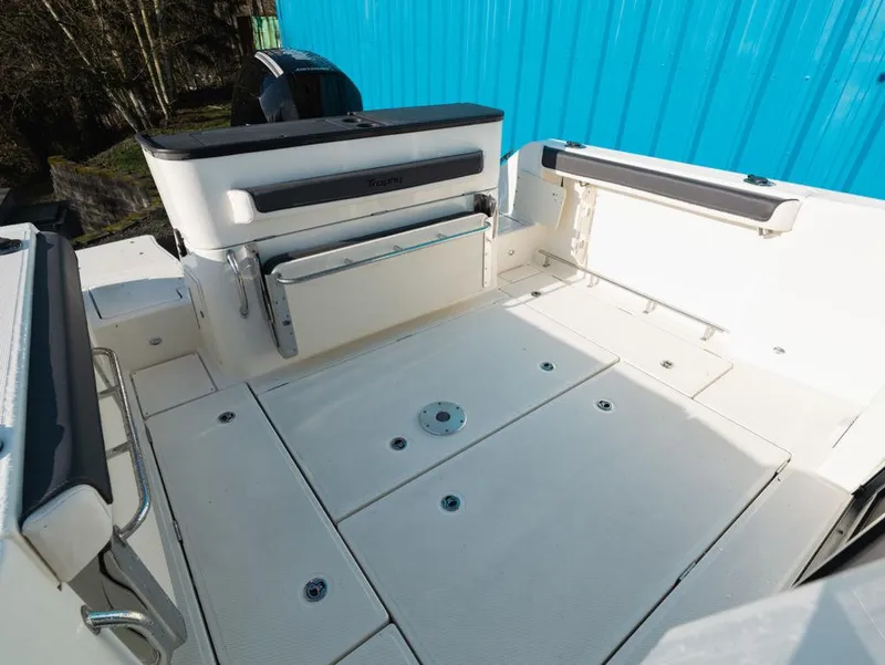 Slide: The Image of Bayliner Trophy T25 Pilothouse 2025 - 11