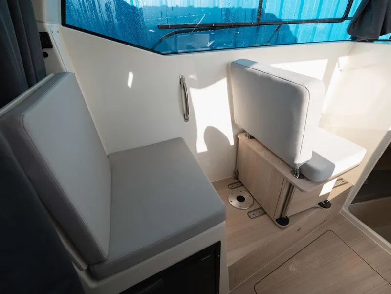 Slide: The Image of Bayliner Trophy T25 Pilothouse 2025 - 6