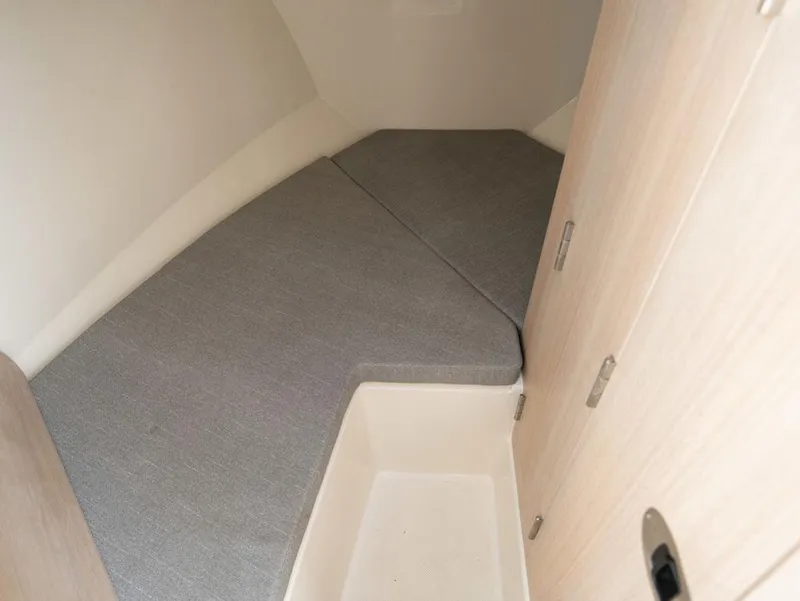 Slide: The Image of Bayliner Trophy T25 Pilothouse 2025 - 8