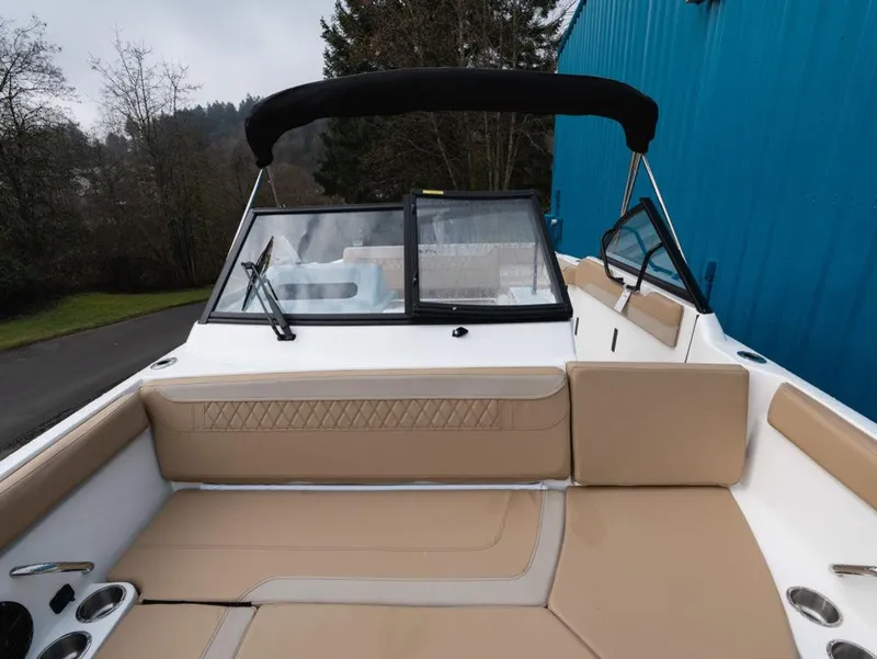 Slide: The Image of Bayliner Trophy T22SC 2025 - 12