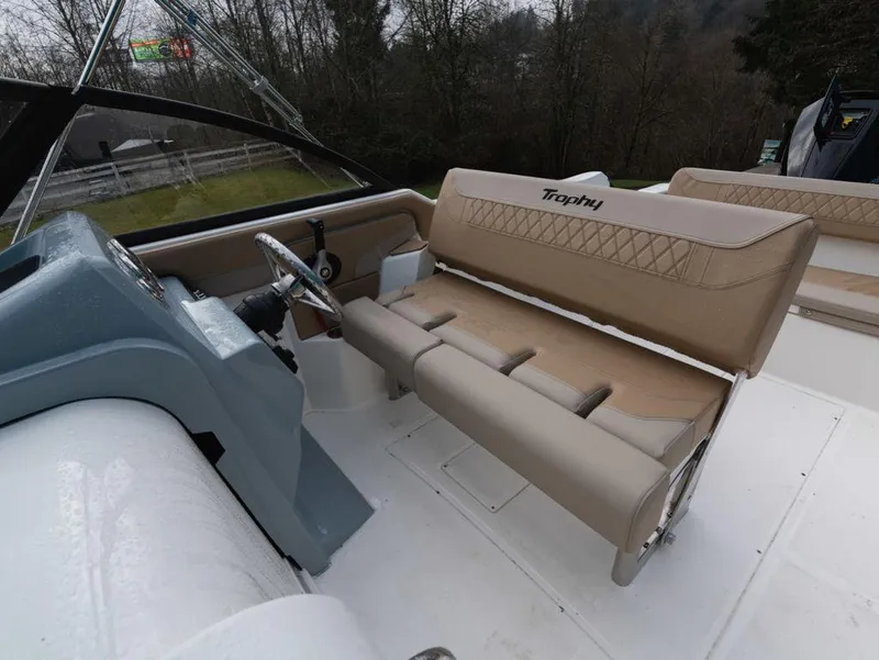 Slide: The Image of Bayliner Trophy T22SC 2025 - 14