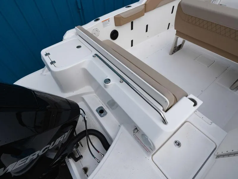 Slide: The Image of Bayliner Trophy T22SC 2025 - 4