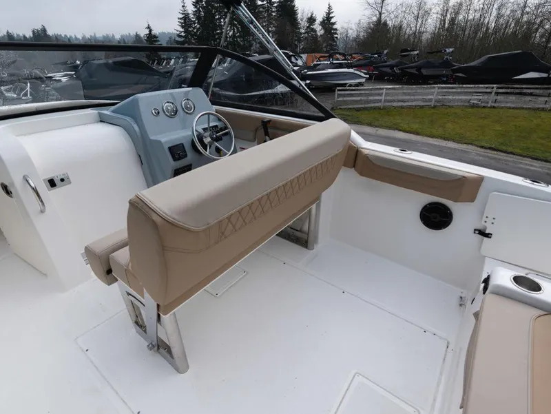 Slide: The Image of Bayliner Trophy T22SC 2025 - 7