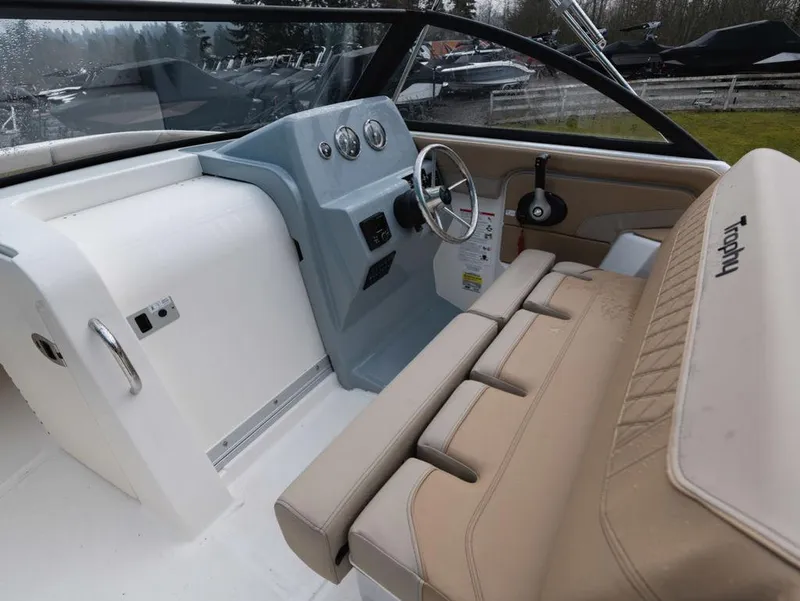 Slide: The Image of Bayliner Trophy T22SC 2025 - 8