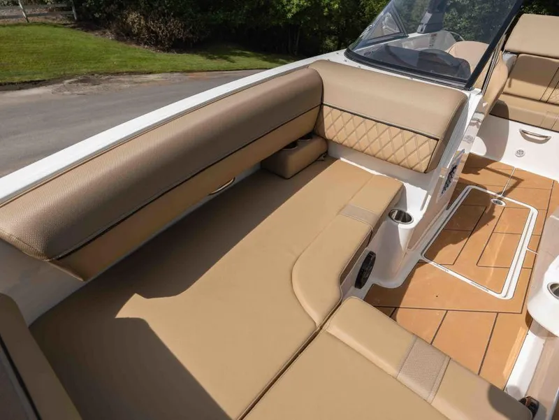 Slide: The Image of Bayliner D20I 2025 - 12