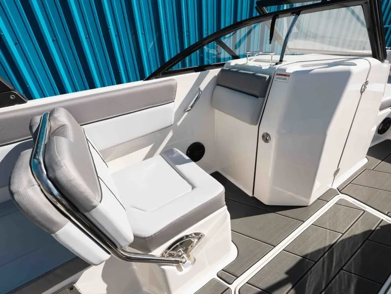 Slide: The Image of Bayliner D22 2025 - 10