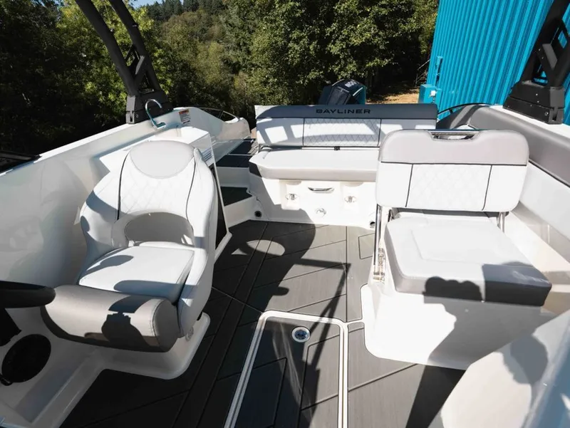 Slide: The Image of Bayliner D22 2025 - 14