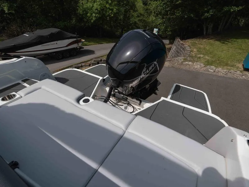 Slide: The Image of Bayliner D22 2025 - 15