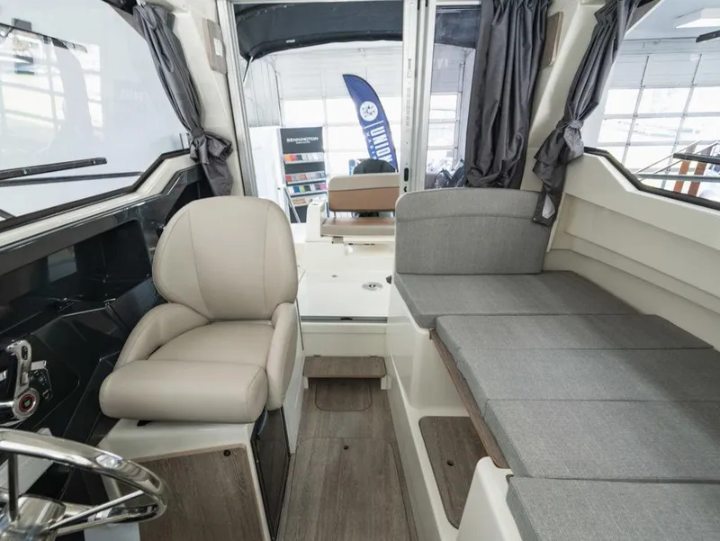 Slide: The Image of Bayliner T23 EXPLORER 2025 - 10