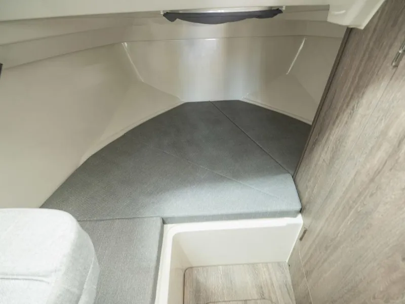 Slide: The Image of Bayliner T23 EXPLORER 2025 - 12