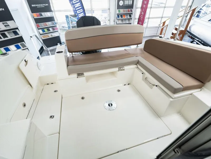 Slide: The Image of Bayliner Trophy T23 Explorer 2025 - 13