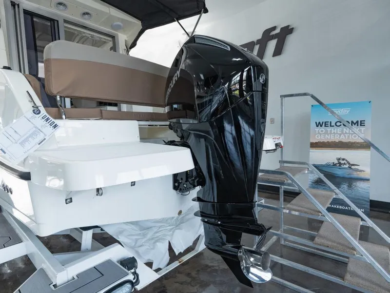 Slide: The Image of Bayliner Trophy T23 Explorer 2025 - 14