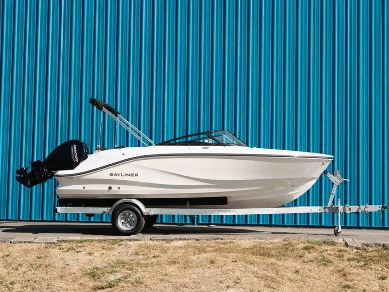 The Image of Bayliner V20 2025 - 1