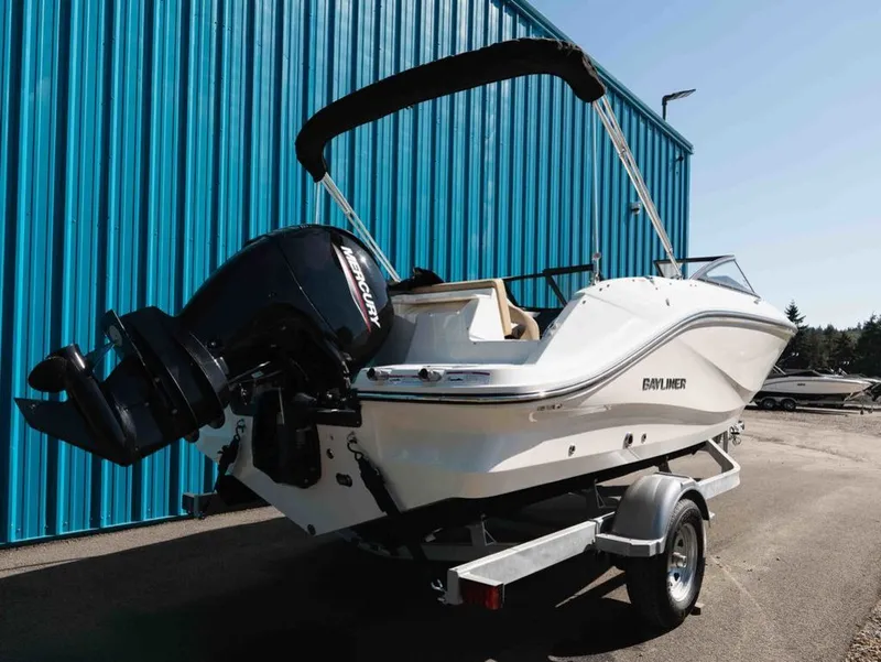Slide: The Image of Bayliner V20 2025 - 3