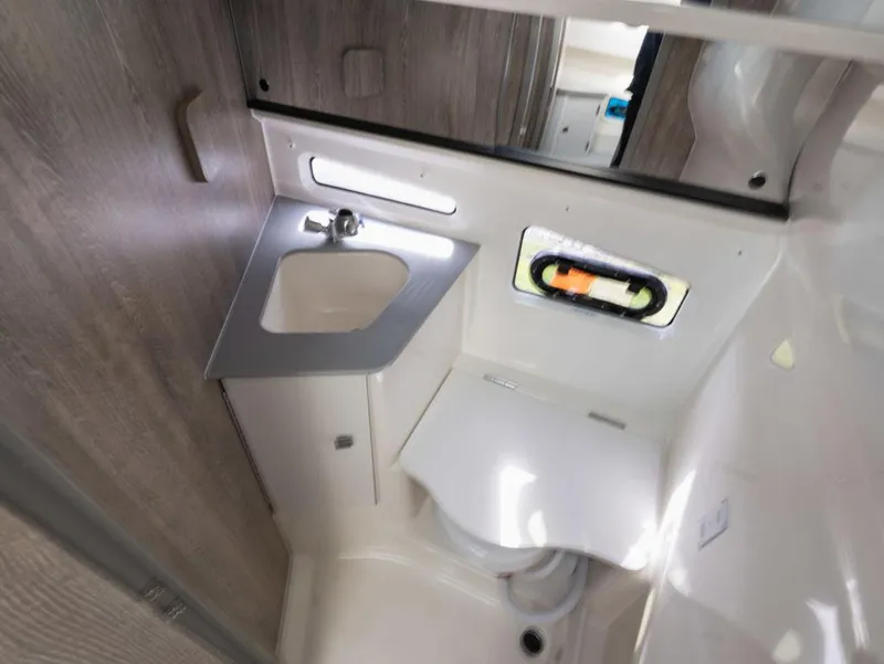 Slide: The Image of Bayliner Trophy T29 Explorer 2025 - 11