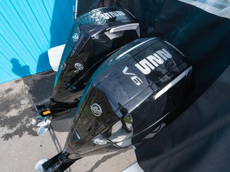 Slide: The Image of Bayliner Trophy T29 Explorer 2025 - 16