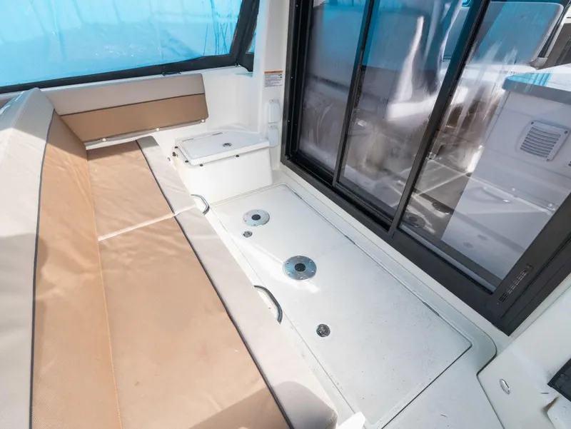 Slide: The Image of Bayliner Trophy T29 Explorer 2025 - 4