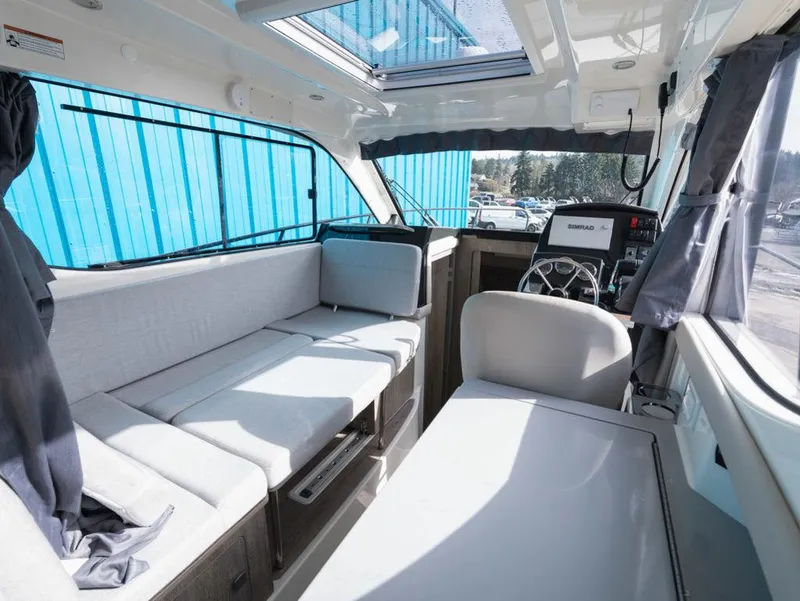 Slide: The Image of Bayliner Trophy T29 Explorer 2025 - 6